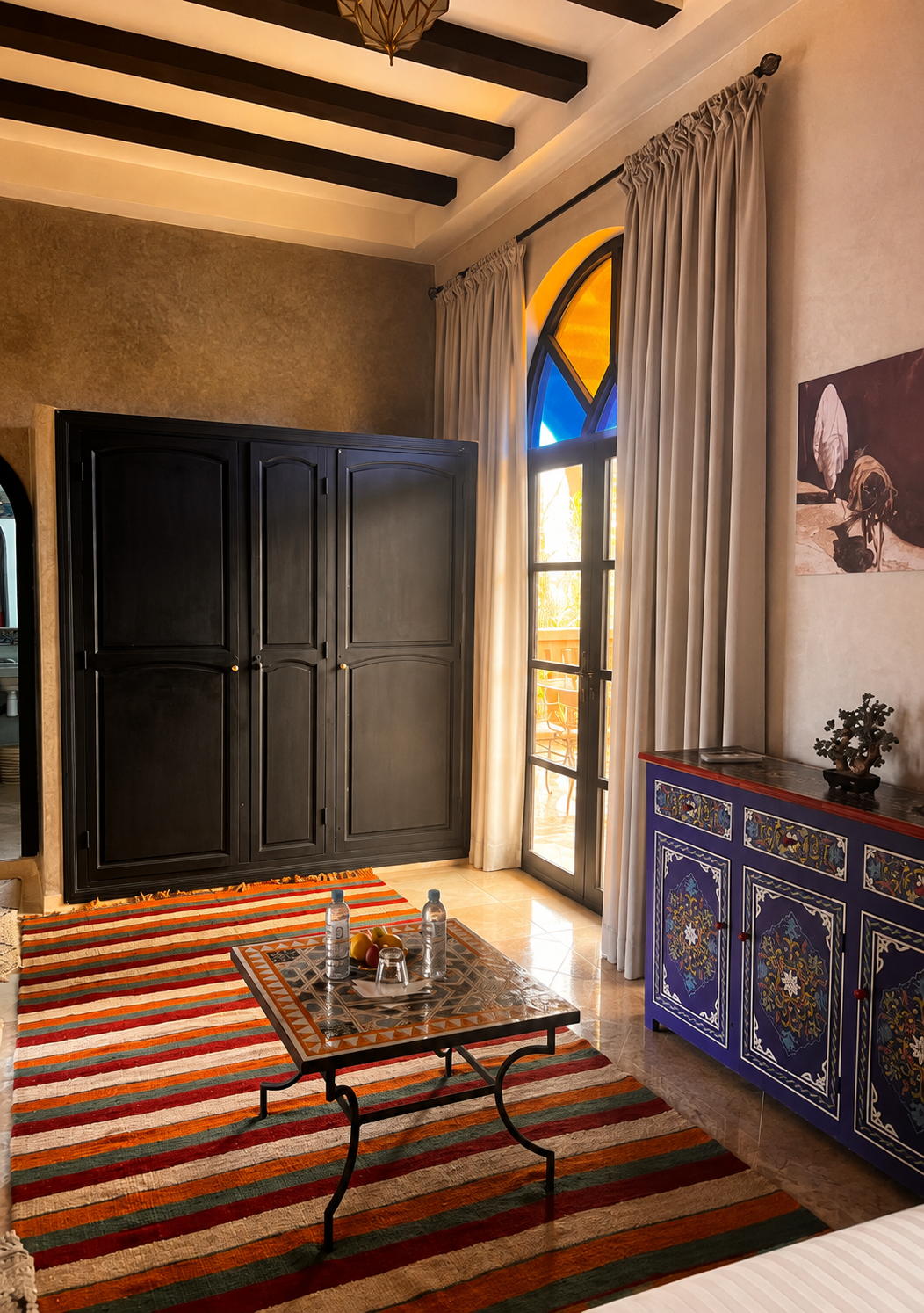 Queen Chamber living area